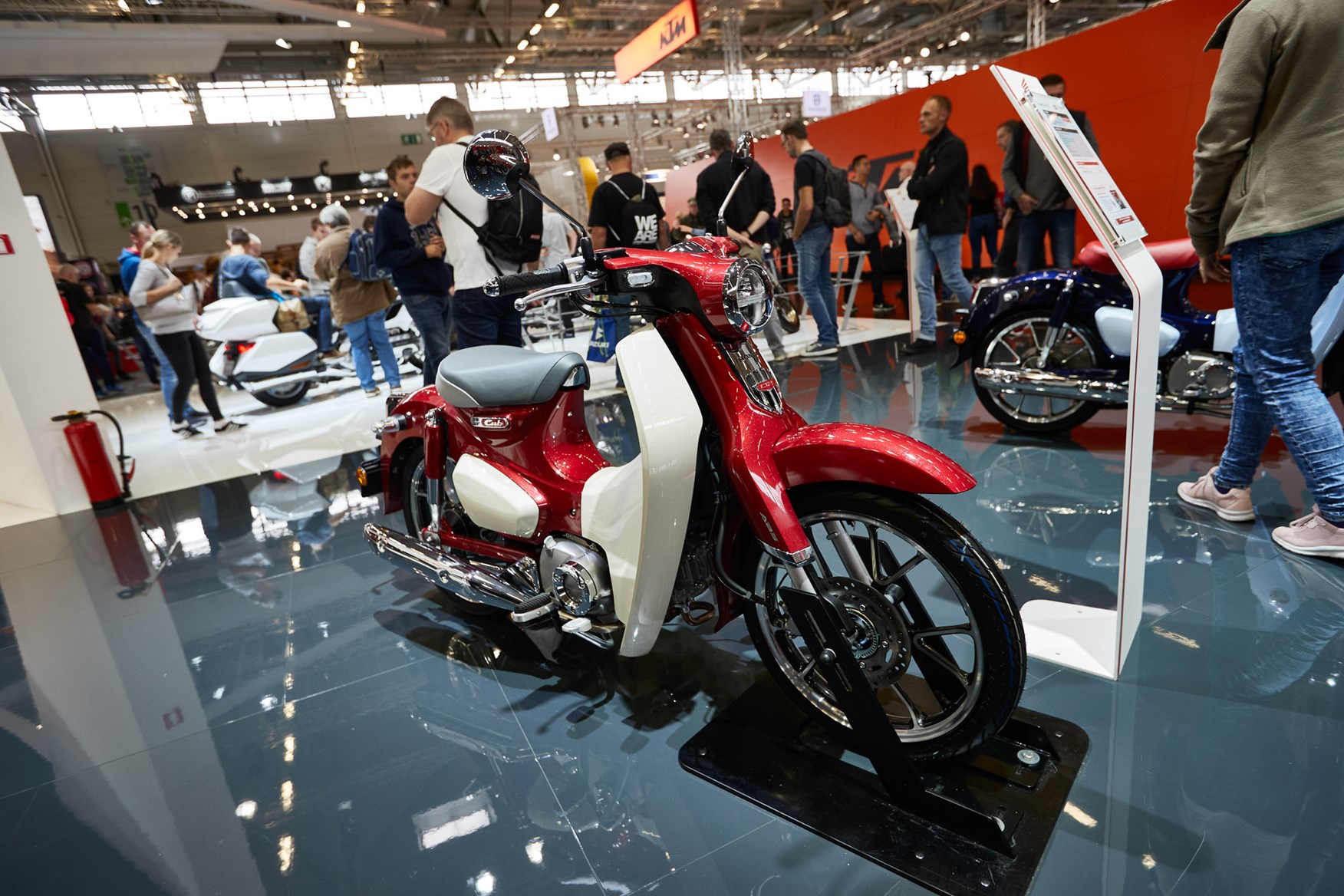 Honda представя нови концепции в Кьолн и Париж